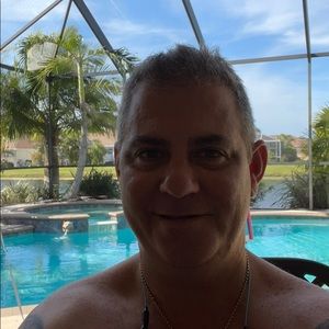 Meet your Posher, Christopher